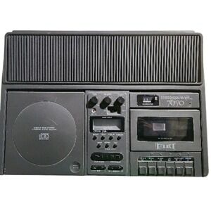 TESTED & WORKING - Eiki 7070A Stereo CD Player / Cassette Tape Recorder